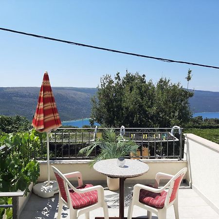 Accommodation Lily Vrana  Екстериор снимка