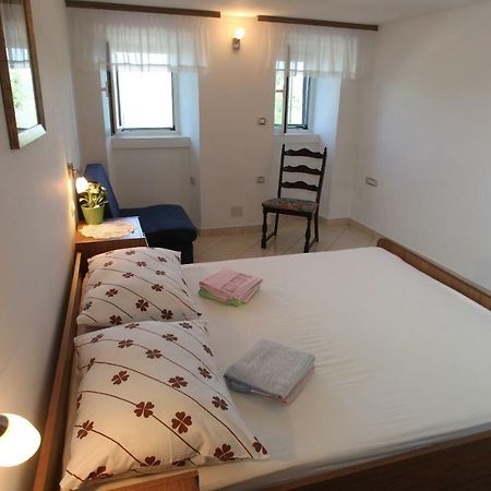 Accommodation Lily Vrana  Екстериор снимка
