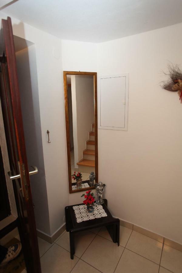 Accommodation Lily Vrana  Екстериор снимка