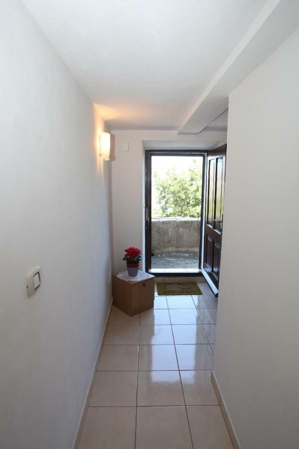 Accommodation Lily Vrana  Екстериор снимка