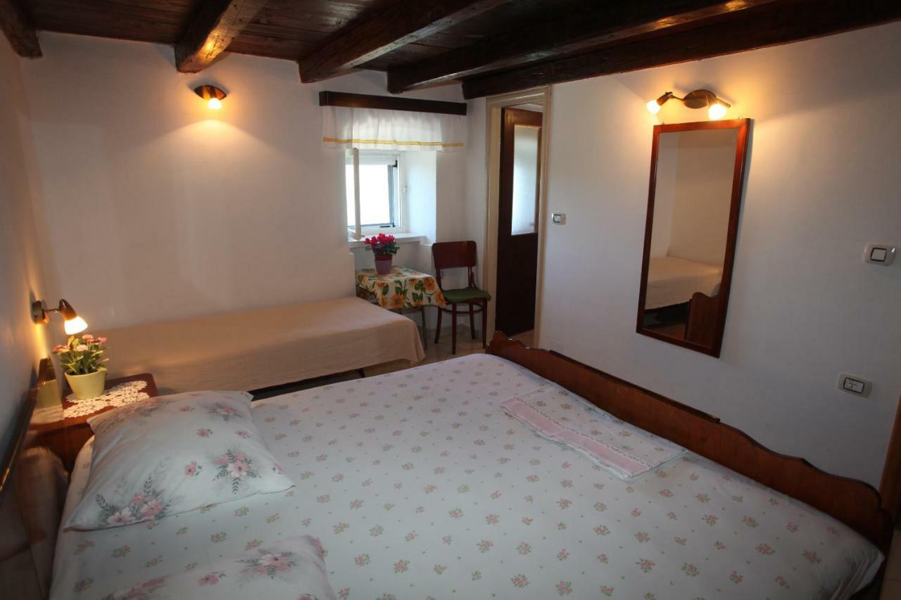 Accommodation Lily Vrana  Екстериор снимка