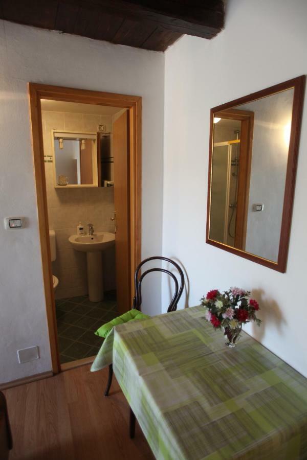 Accommodation Lily Vrana  Екстериор снимка